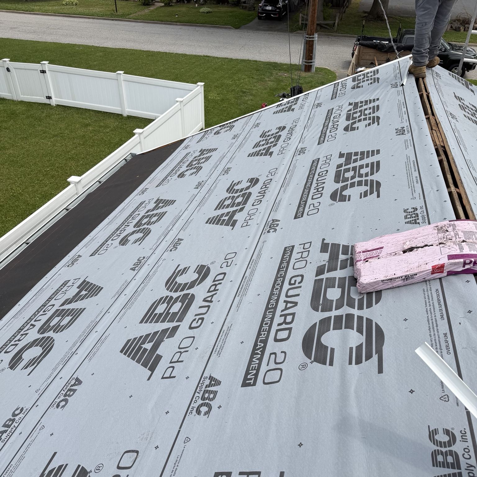 Roof underlayment installation